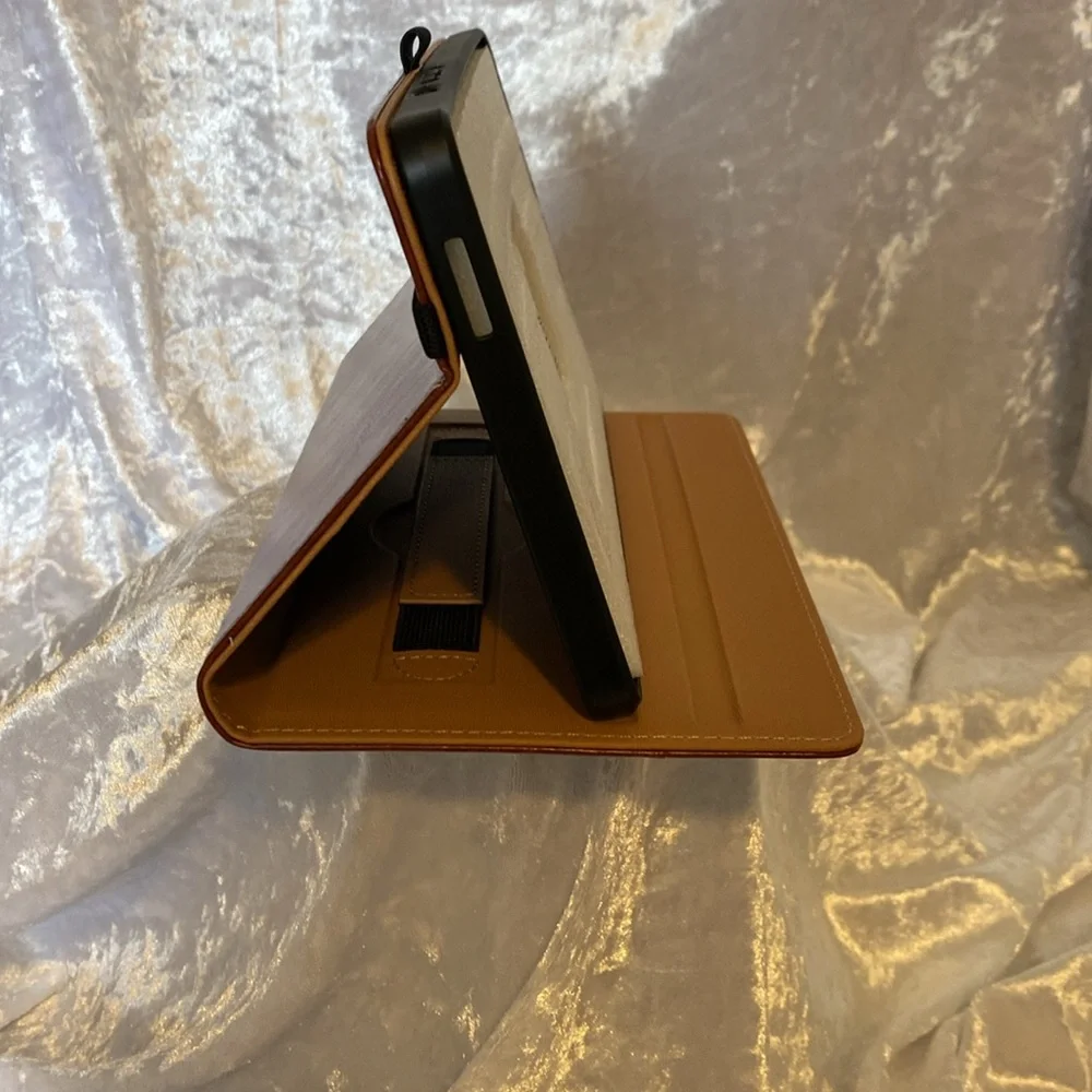 DTTO Brown Leather Tablet Case